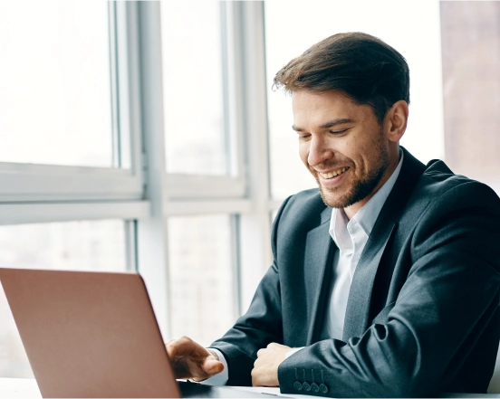 Bevor wir zusammenarbeiten, sprechen wir in einem kostenfreien 10- bis 30-minütigen Erstgespräch über deine aktuelle Bewerber-Situation und prüfen, wie wir dich am Besten in deiner Mitarbeiterfindung unterstützen können.